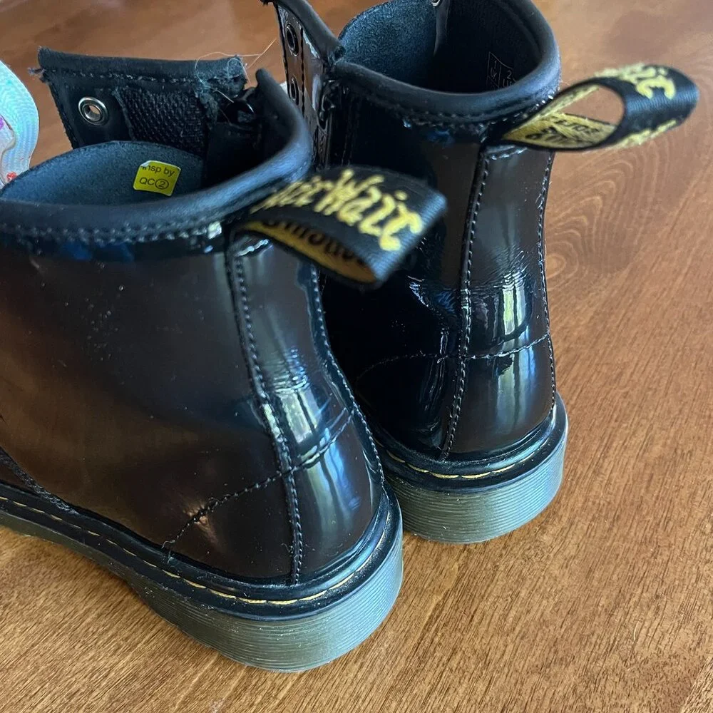 Dr. Martens patent leather boots 2Y